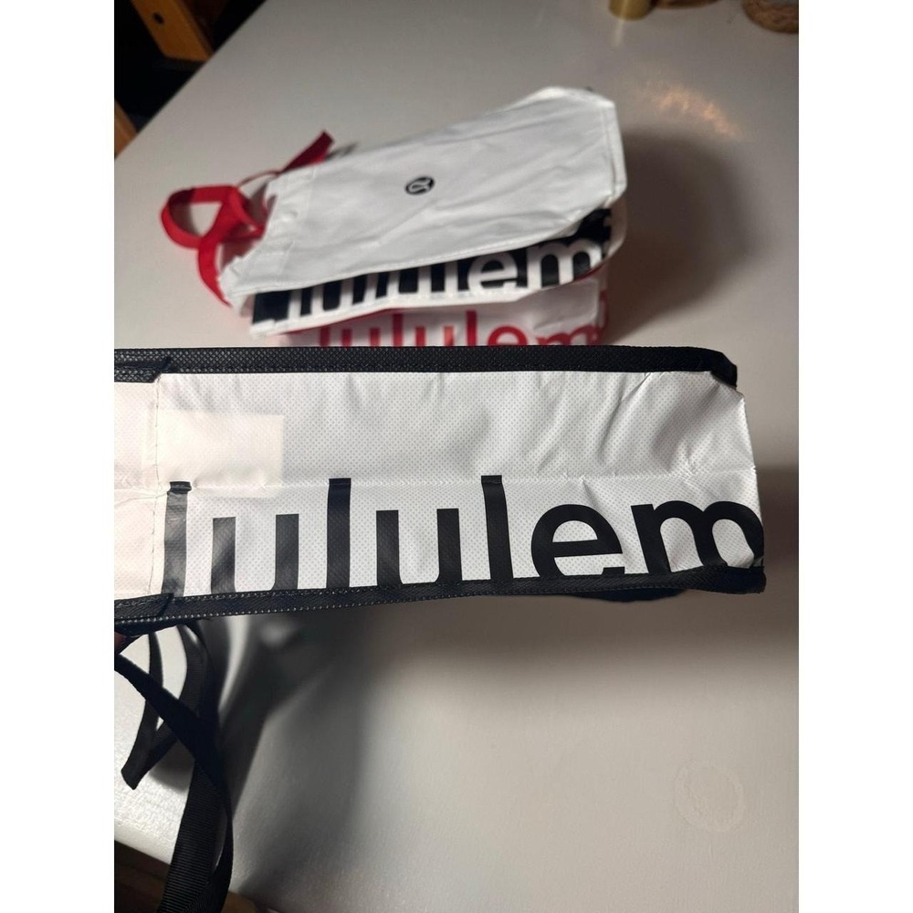 New Lululemon Reusable Tote Bag clap to close red,black or white sm - Picture 4 of 7